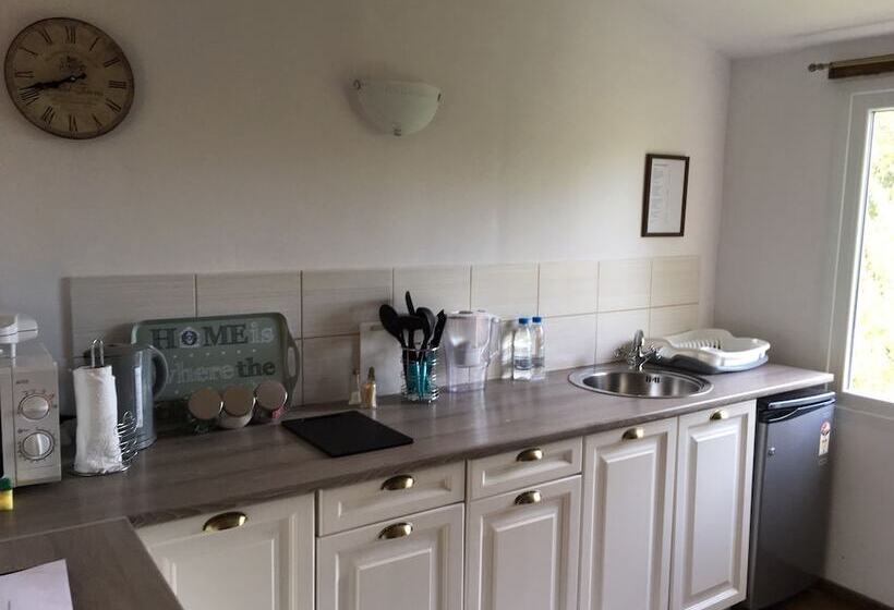 بنسيون Sunflower Guest House