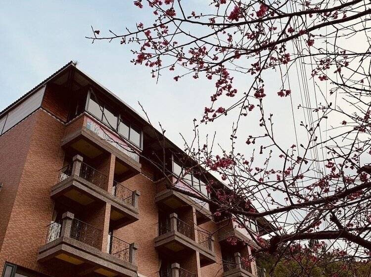 پانسیون Xanadu Hostel