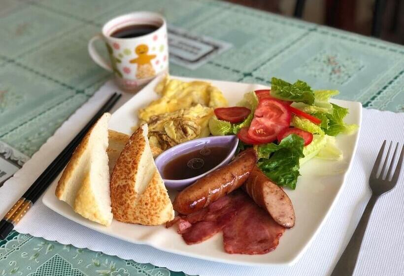 پانسیون Xanadu Hostel