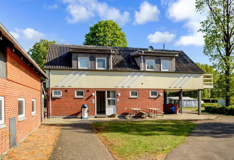 استراحتگاه Jelling Family Camping & Cottages
