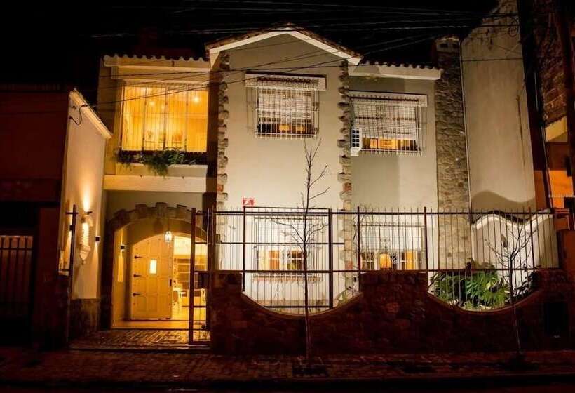 تختخواب و صبحانه Casa Citá