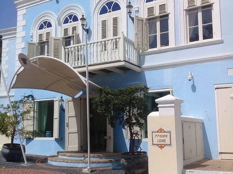 تختخواب و صبحانه Sombré Di Kabana