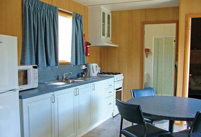 Hobart Bush Cabins