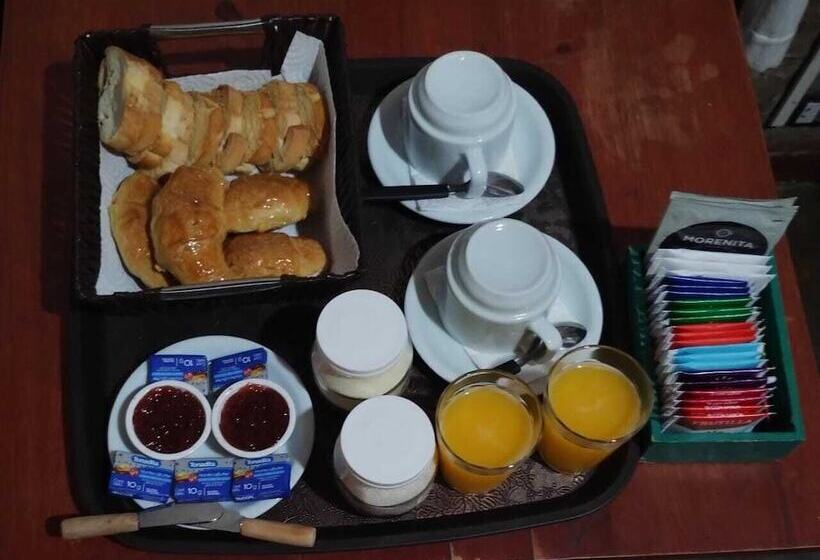 هتل Village Del Sol