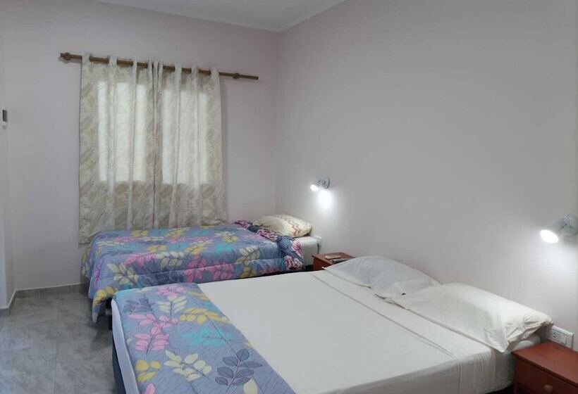 هتل Village Del Sol