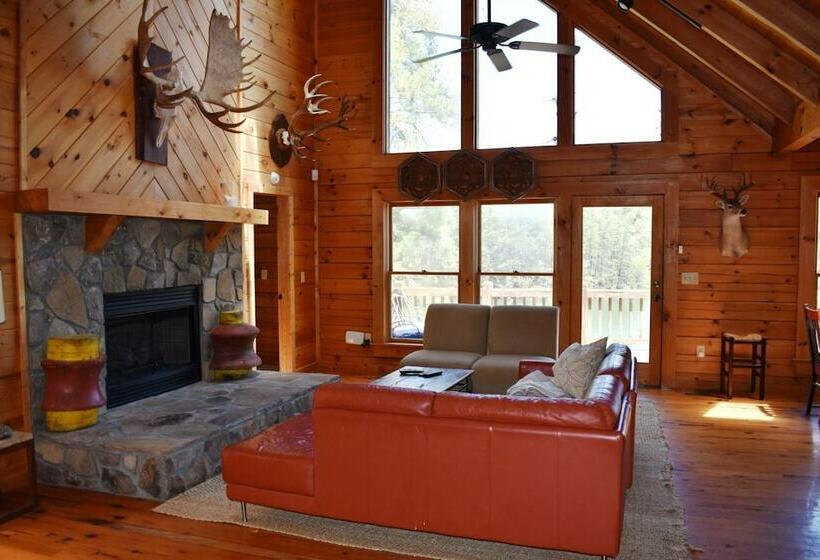 Lakeside Lodge