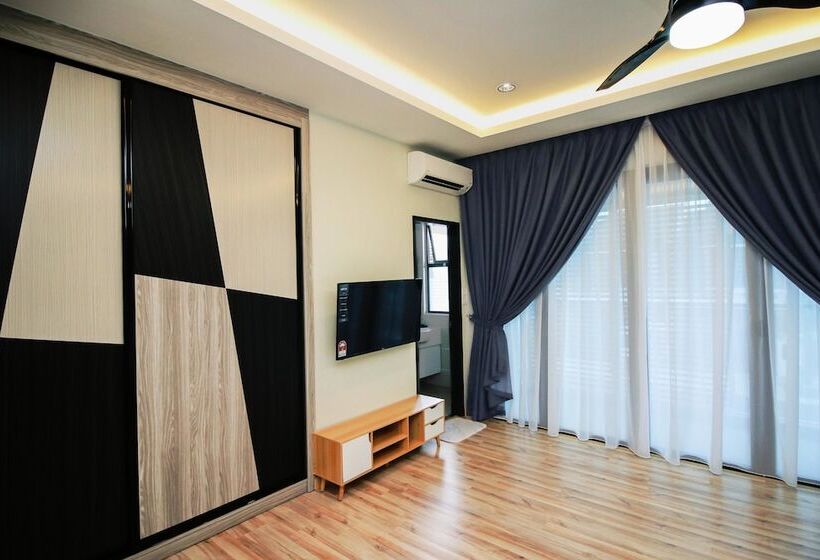 פנסיון Alheri Austin Johor