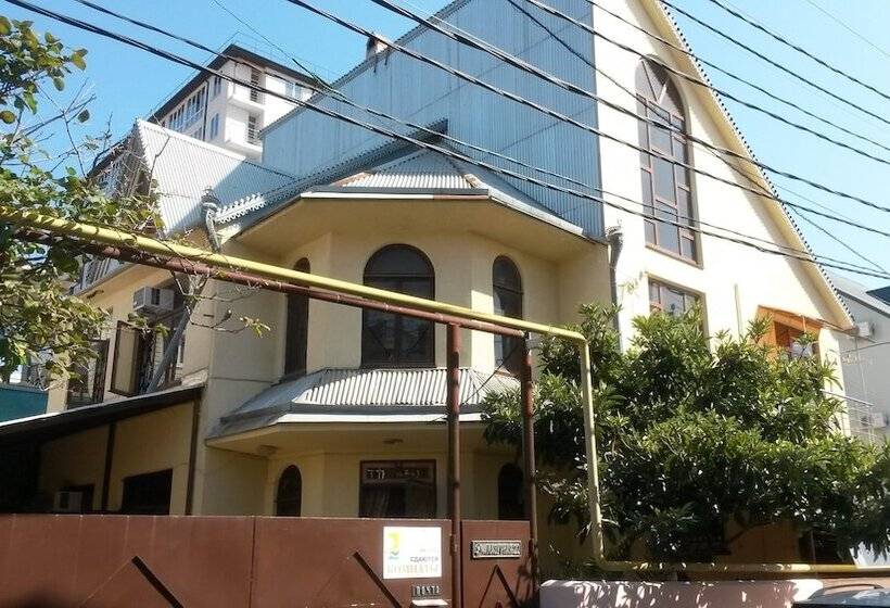 ペンション Lazur Guest House