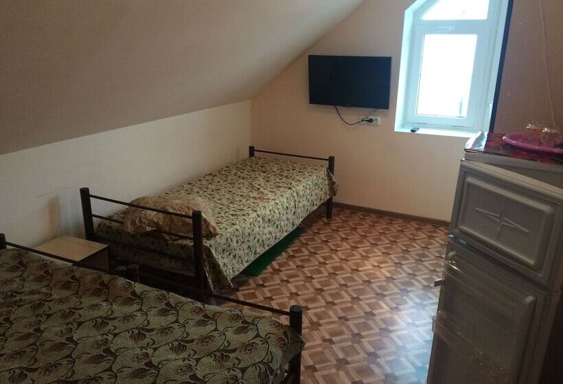ペンション Lazur Guest House