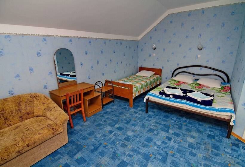 ペンション Lazur Guest House
