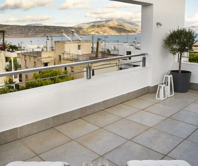 ペンション The Coolest Loft & Terrace Varkiza Sv