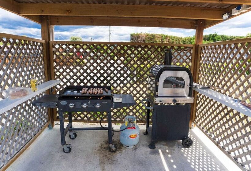 منتجع Leithfield Beach Holiday Park