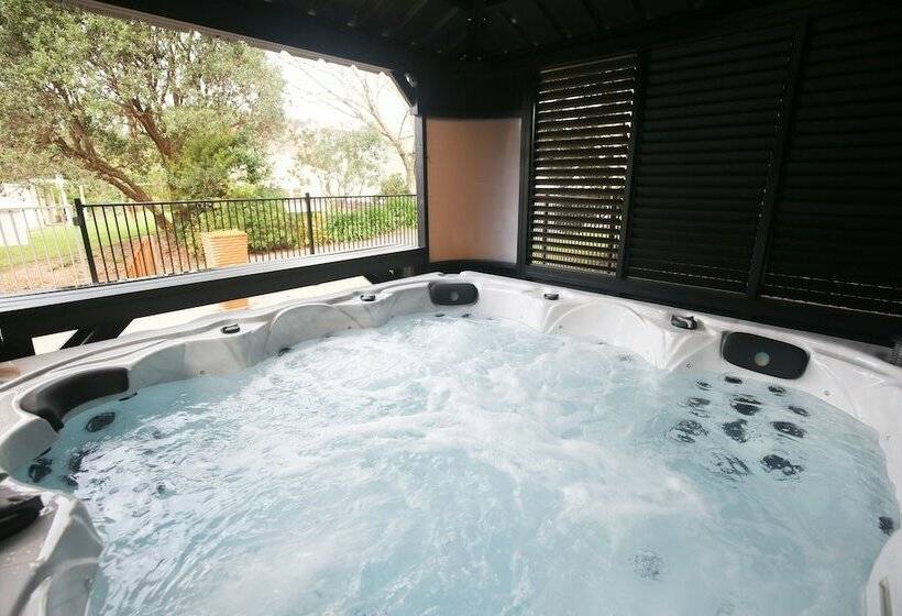 منتجع Orere Point Top 10 Holiday Park