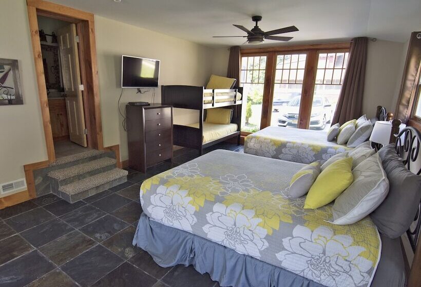 Beach Cottages At Lake George