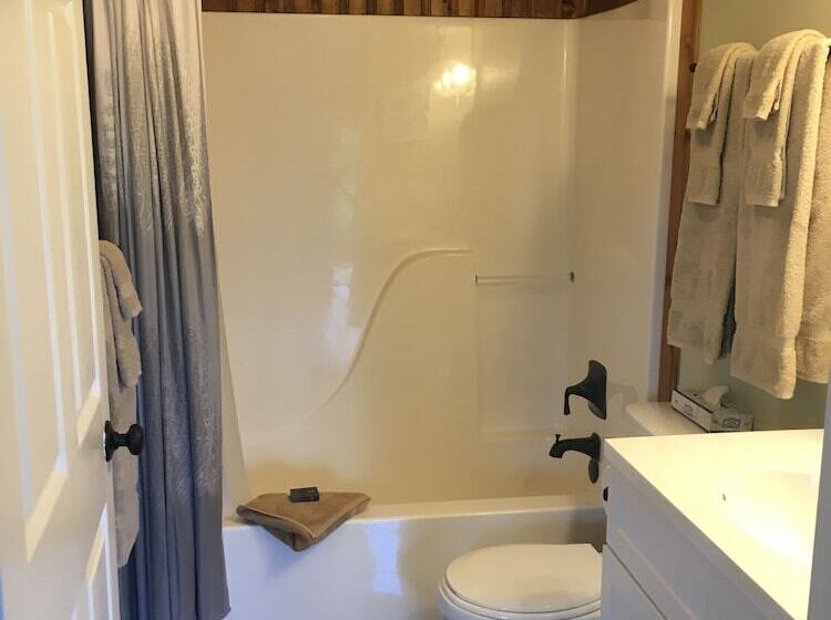 Beach Cottages At Lake George