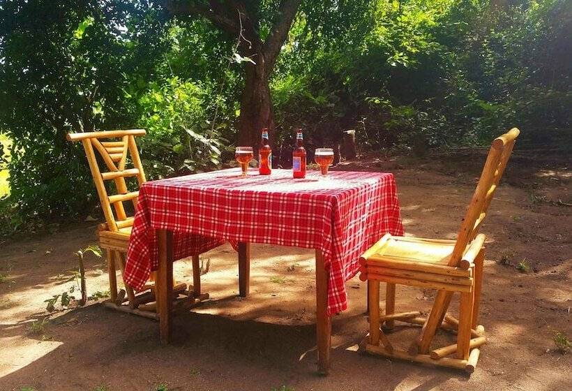 住宿加早餐  Selous Adili Forest Camp