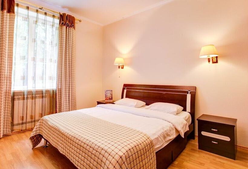 فندق فئة نجمة واحدة Golicyn Club