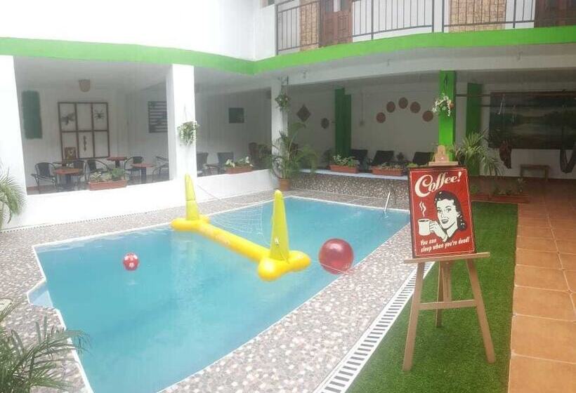 פונדק Iguana Haus Iquitos
