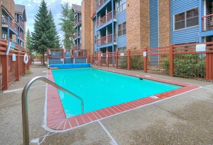 هتل 4br Renovated   Sleeps 12  Downtown Breck By Redawning