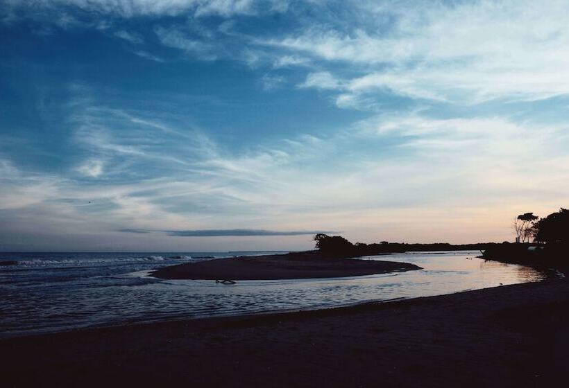 هتل Awatawaa Ecolodge