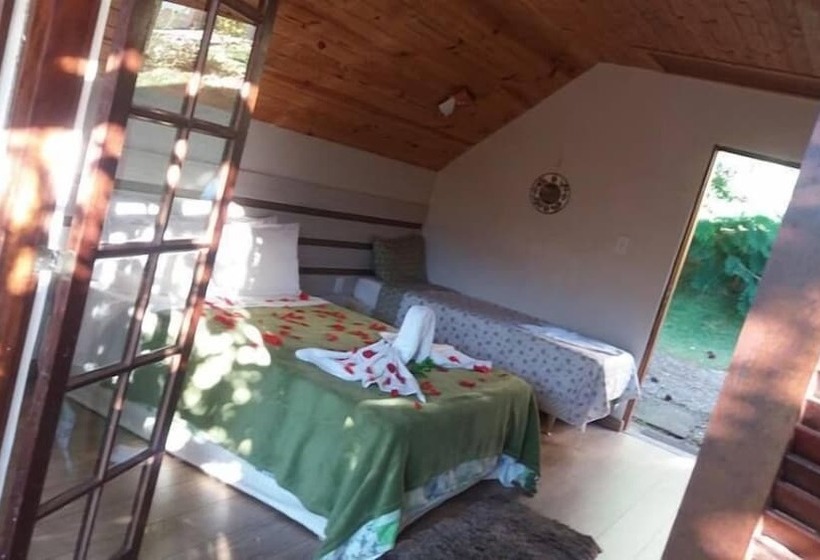 ホテル Chalés Quinta Do Cedro