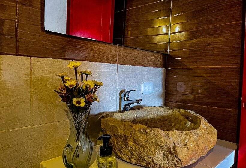 فندق Parador La Mesa Redonda