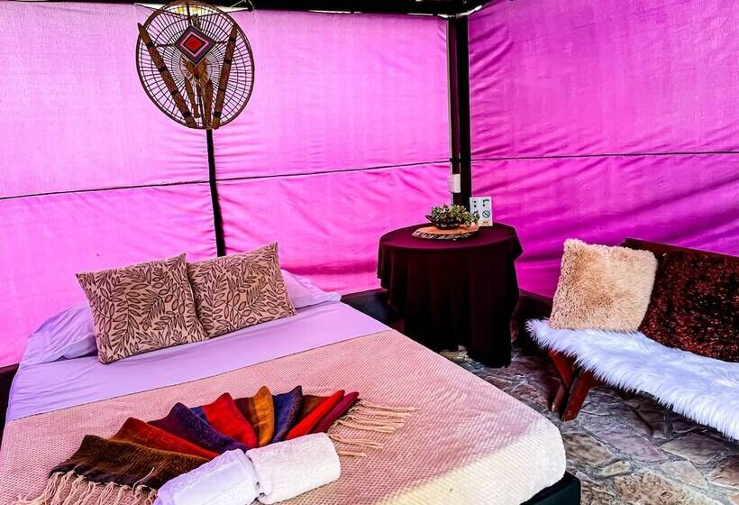 فندق Parador La Mesa Redonda