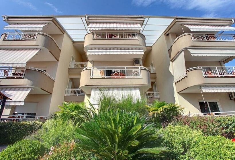 هتل Stayinn Bellevue Apartments