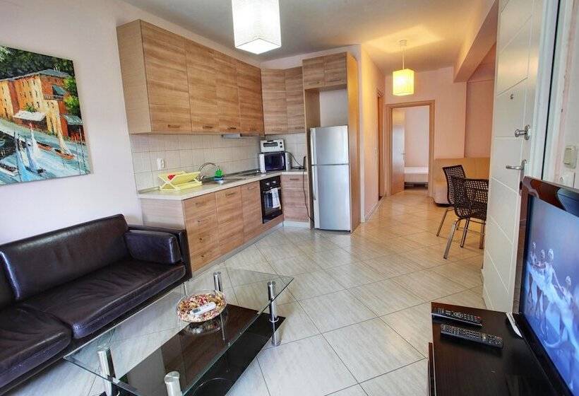 هتل Stayinn Bellevue Apartments