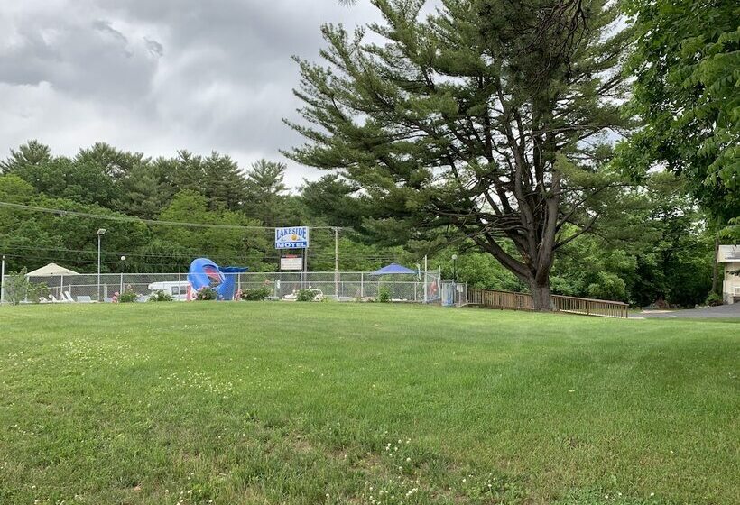 Lakeside Motel