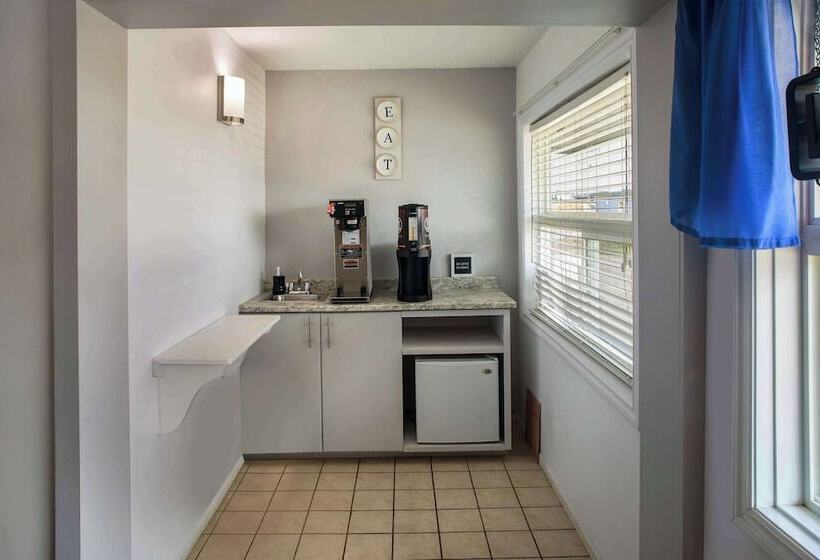 מוטל Canadas Best Value Inn Fort St. John