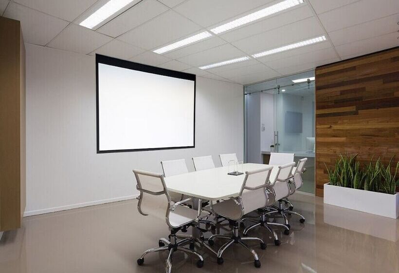 فندق على الطريق Little Hiltinns Egm