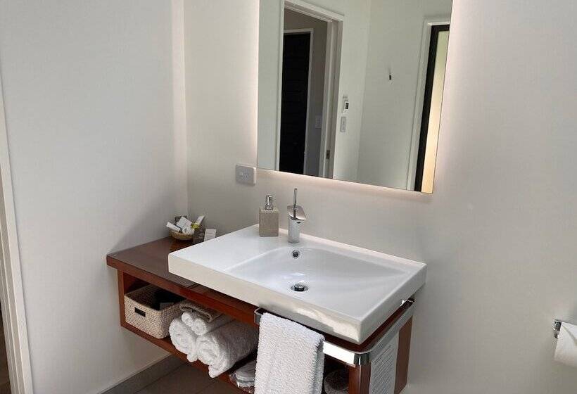 אתר נופש The Bay House Beachfront Accommodation