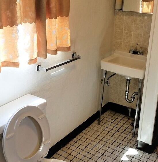 汽车旅馆  Hillside