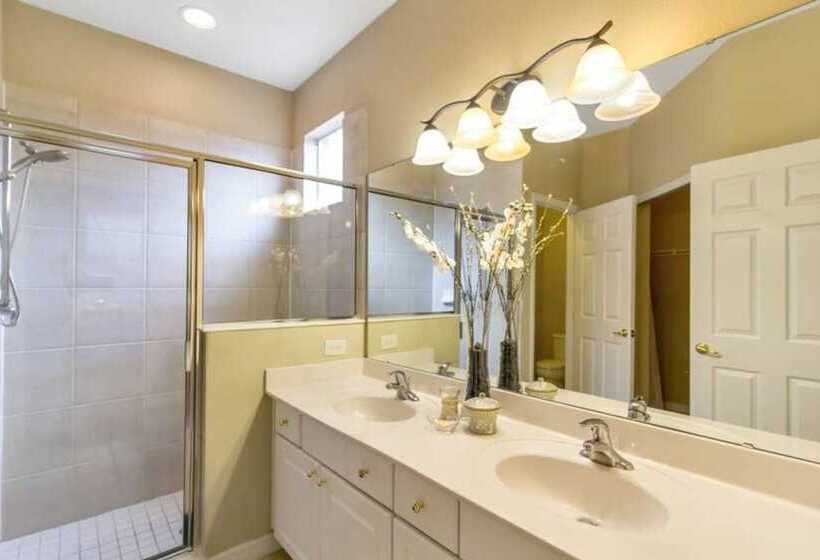 Watersong   Luxurious 5bd/4.5ba Pool Home #5wr510