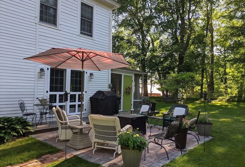Bed and Breakfast The Buckmaster Inn