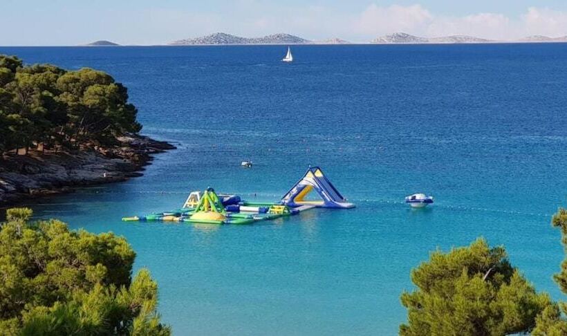 בית מלון כפרי Colentum Resort Murter