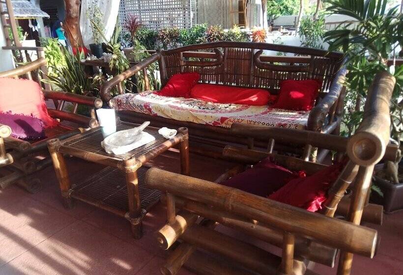Hôtel Nipa Hauz Resort