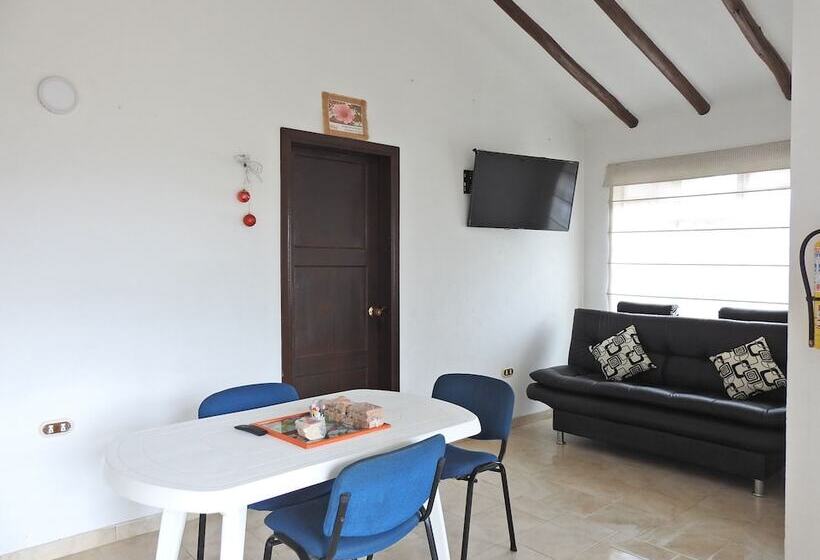 בית מלון כפרי Posada Ecoturistica Villa Rouse