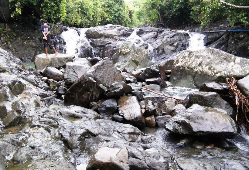 فندق Western Highway Lodge