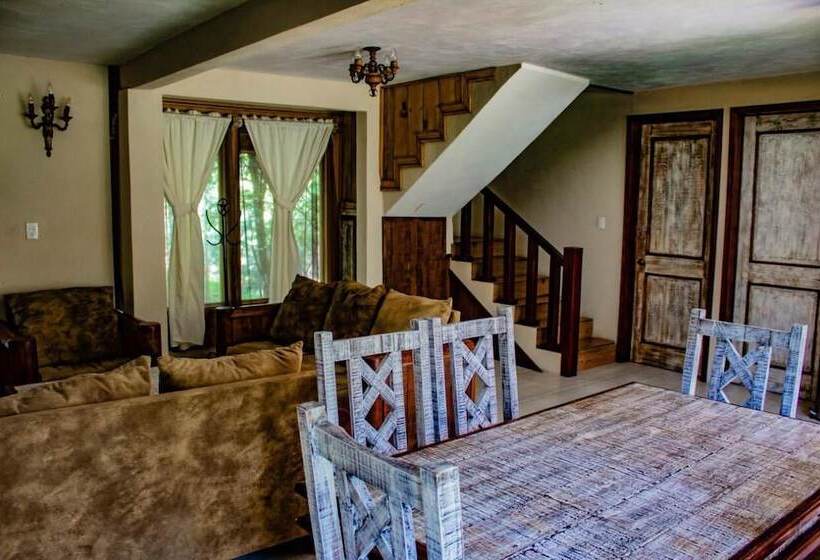 منتجع La Cabaña Del León