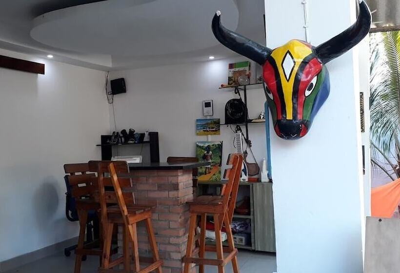 ユースホステル Hostal Backpackers Villa Karejo