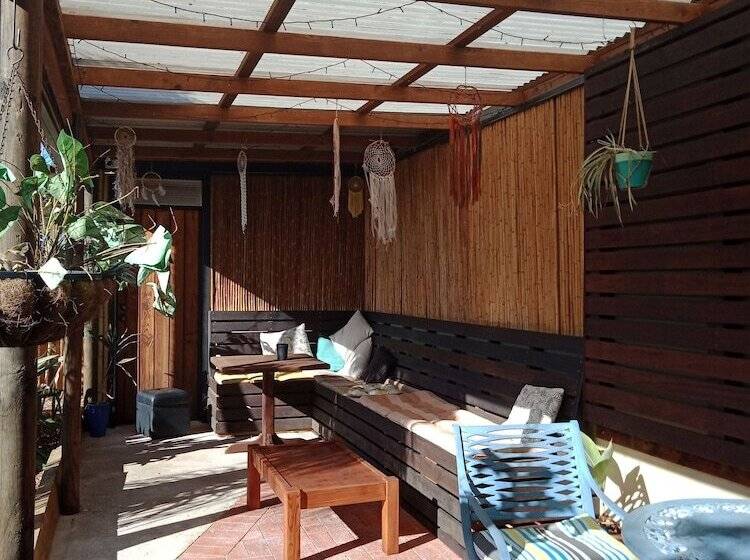 هاستل Ozzie Pozzie Backpackers   Yha