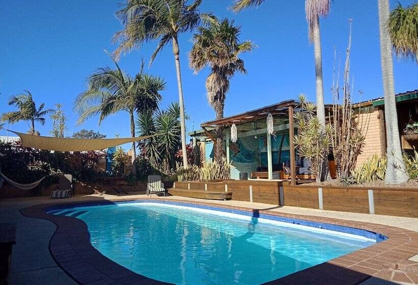 هاستل Ozzie Pozzie Backpackers   Yha