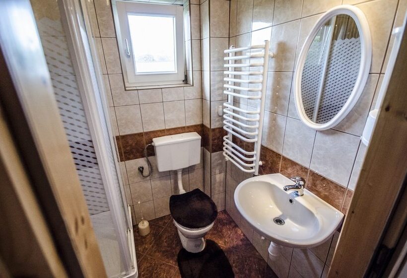 ベッドアンドブレックファースト Agroturystyka Sarenka