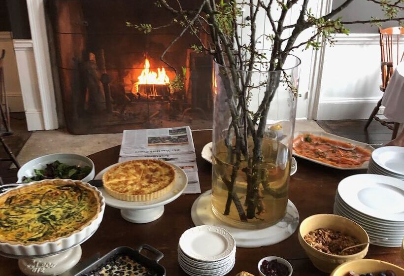 민박 Inn At Kenmore Hall