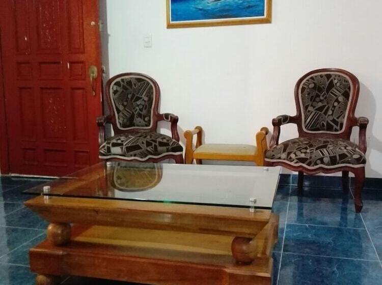 Down Town Beach Sarie Bay