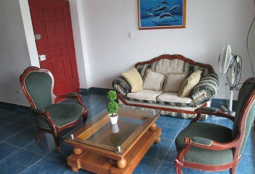 Down Town Beach Sarie Bay