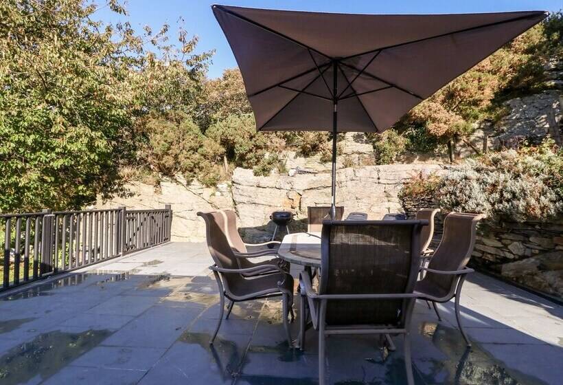 Garth Morthin The Stables