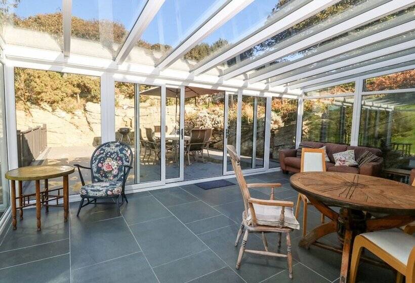 Garth Morthin The Stables